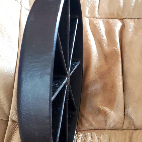 Heuck Cast Iron Vintage Classic Skillet Cornbread Wedge  approx 9", 8 slice - Picture 2 of 9